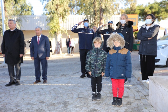 İzmir’de Ata’ya saygı için hayat durdu