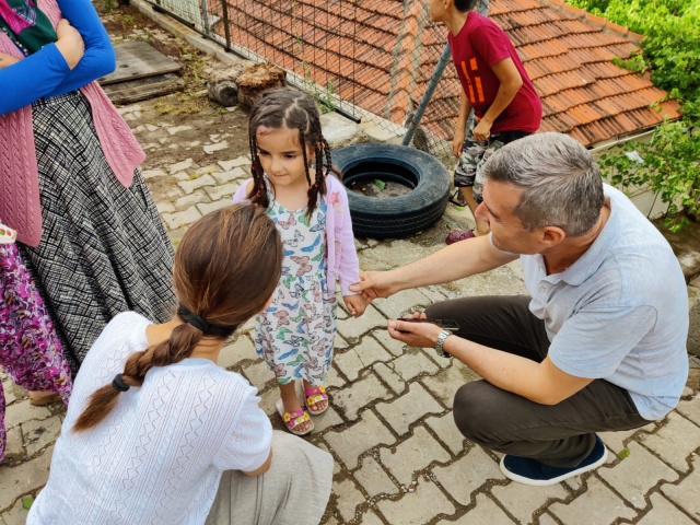 İzmir'de kısa süreli fırtına hayatı olumsuz etkiledi