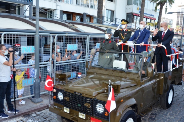 İzmir’de Zafer Bayramı coşkusu