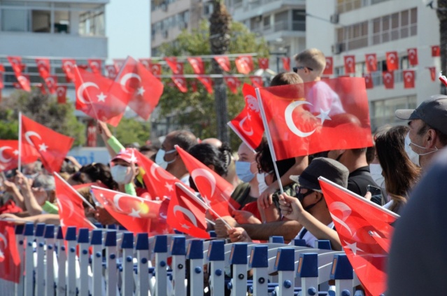 İzmir’de Zafer Bayramı coşkusu