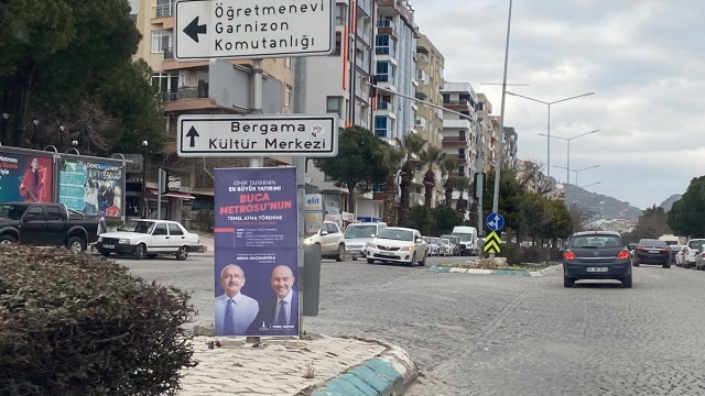 Bergama Belediyesi'nden 'Kılıçdaroğlu afişleri kaldırıldı' iddiasına fotoğraflı yanıt