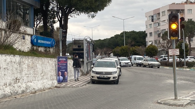 Bergama Belediyesi'nden 'Kılıçdaroğlu afişleri kaldırıldı' iddiasına fotoğraflı yanıt