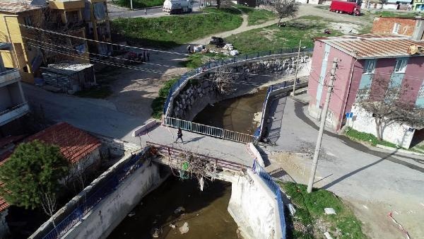 Çökme riski bulunan köprünün onarılmasını istediler