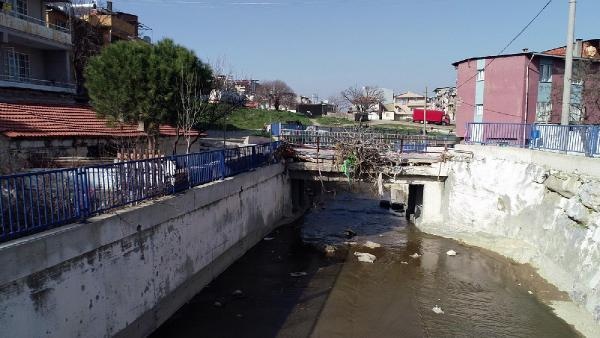 Çökme riski bulunan köprünün onarılmasını istediler