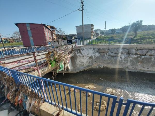 Çökme riski bulunan köprünün onarılmasını istediler