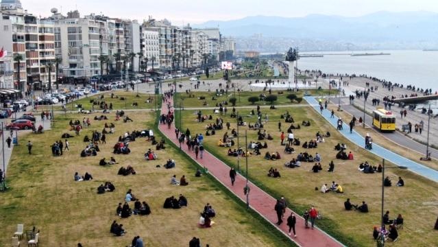 İzmir’de ‘kırmızı alarm’ uyarısına rağmen korkutan yoğunluk