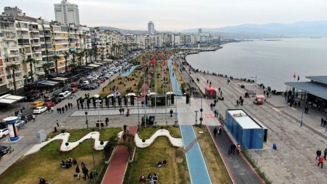 İzmir’de ‘kırmızı alarm’ uyarısına rağmen korkutan yoğunluk