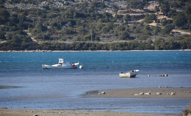 İzmir'de deniz 50 metre çekildi