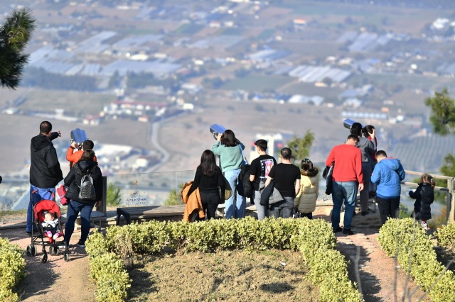 Çocuklar ara tatilin keyfini Teleferik Tesisleri’nde çıkardı