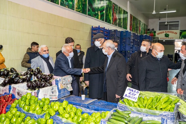 Kılıçdaroğlu İzmir’de hal esnafıyla buluştu