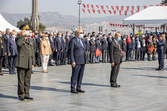 İzmir'de kurtuluş coşkusu