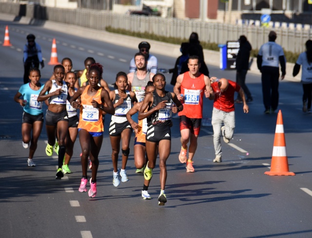 Maratonİzmir tarihe geçti