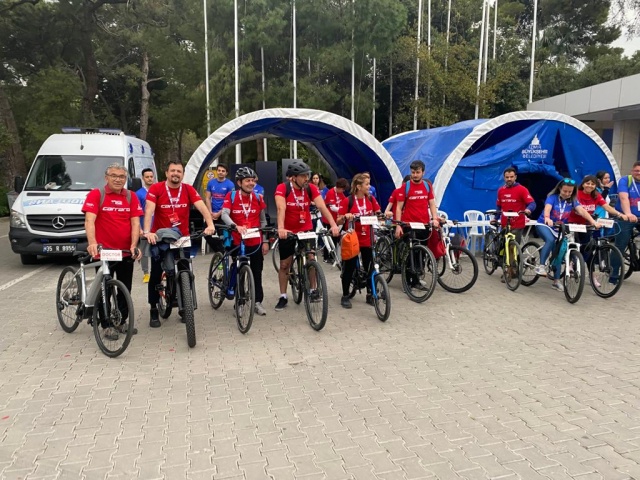 Maraton İzmir'den renkli görüntüler