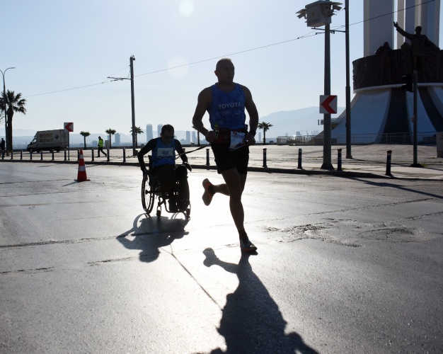 Maratonİzmir tarihe geçti