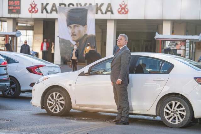 İzmir’de Ata’ya saygı için hayat durdu