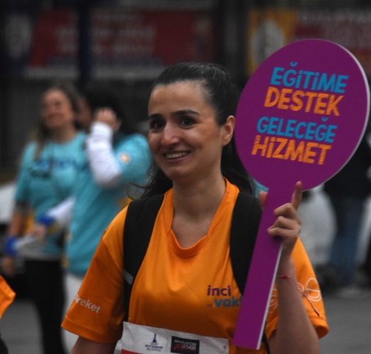 Maraton İzmir'den renkli görüntüler