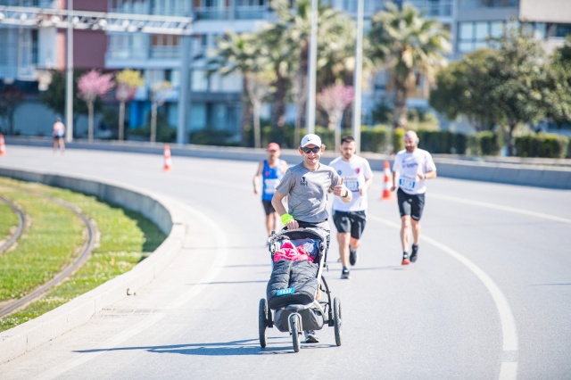 Maratonİzmir tarihe geçti