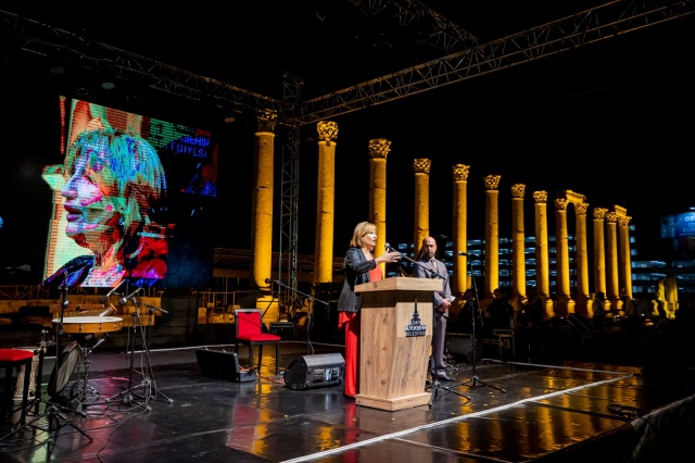 İzmir Agorası'nda görkemli gece