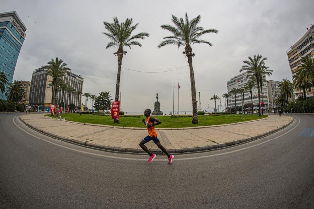 Maraton İzmir’in en iyi kareleri belli oldu