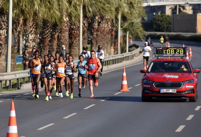 Maratonİzmir tarihe geçti