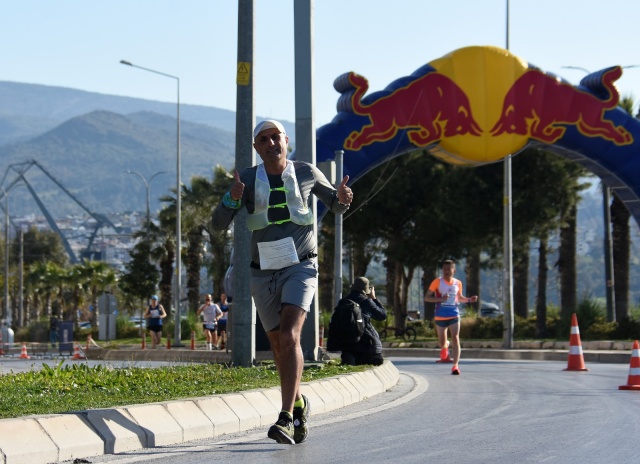 Maratonİzmir tarihe geçti