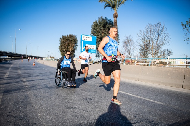 Maratonİzmir tarihe geçti