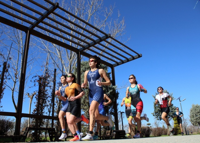 Duatlon İzmir Türkiye Şampiyonası başladı