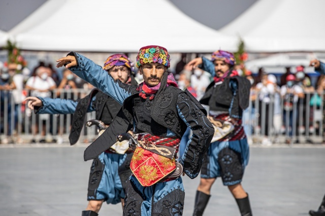 İzmir'de kurtuluş coşkusu