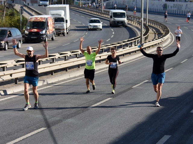 Maratonİzmir tarihe geçti