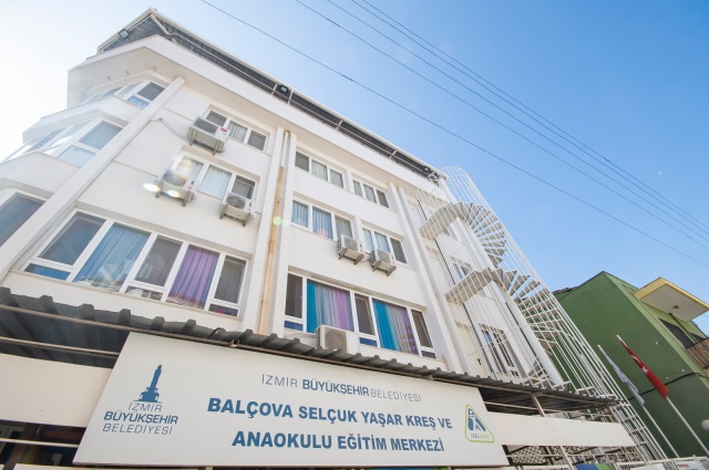 Yurt arayan gençlere İzmir Büyükşehir Belediyesi kapılarını açtı