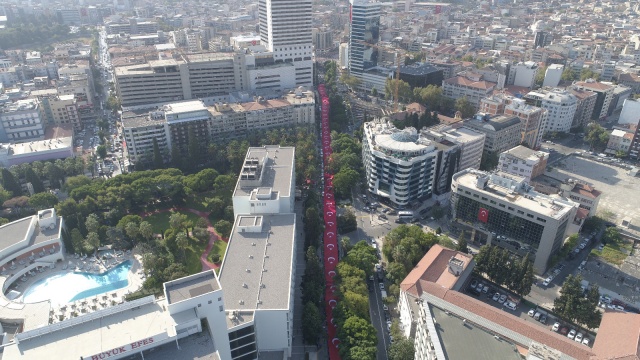 İzmir'de kurtuluş coşkusu