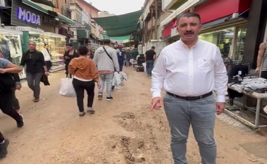 AK Partili Başdaş çamur içinde kalan Kemeraltı’ndan seslendi: Çile çektirmeyin