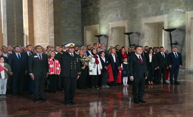 Ali Babacan Anıtkabir’i ziyaret etti