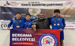 Bergama Belediyesi Badminton Takımı başarıdan başarıya koşuyor