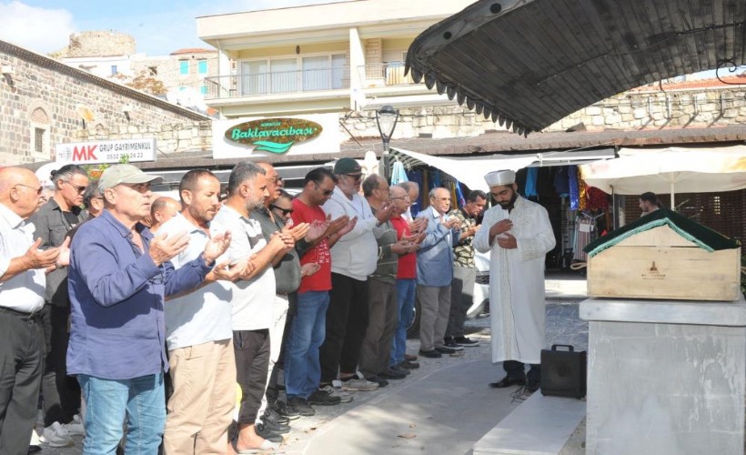 Beyaz Kelebekler'in gitaristi, Çeşme'nin damadı İrfan Kayral hayatını kaybetti