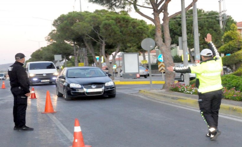 Çeşme'de bir ay içinde çeşitli suçlardan aranan 196 kişi yakalandı