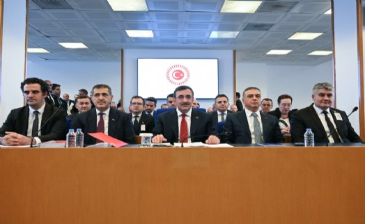 Cumhurbaşkanı Yardımcısı Yılmaz 2024 Bütçe teklifini sundu