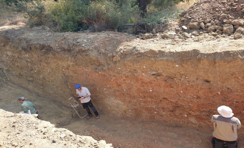 DEÜ Gümüldür fayını inceliyor