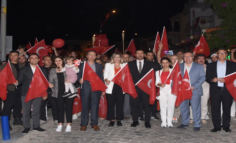 Foça'da Cumhuriyetin 100. 7ılı coşkusu