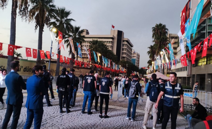 İsrail protestosu öncesi Konak'ta bomba alarmı!