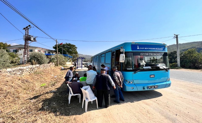 İzmir Büyükşehir Belediyesi’nin giysi desteği köylere ulaşıyor