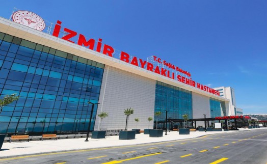 İzmir Şehir Hastanesi hasta kabulüne başladı