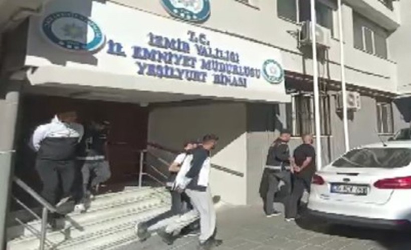 İzmir'de çökertilen gasp çetesinin 2 üyesi tutuklandı