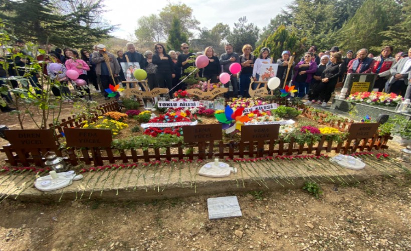 İzmir depreminin 3. Yıl dönümünde hayatını kaybeden babanne ve torunları anıldı