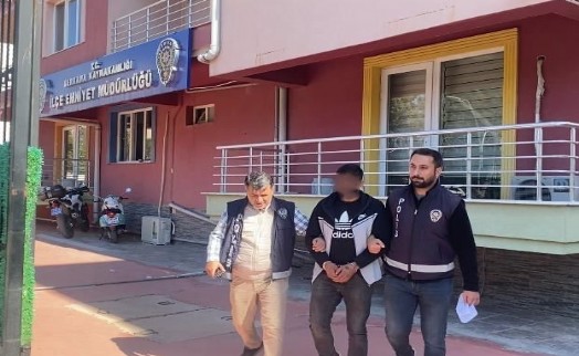 İzmir’de hırsızlık şüphelisi şahıs tutuklandı