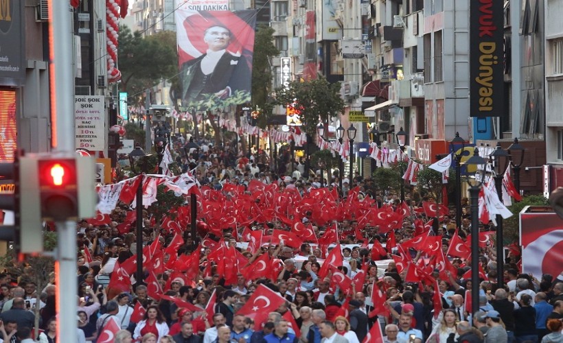 Karşıyaka, Cumhuriyet’in 100. yaşını coşkuyla kutluyor