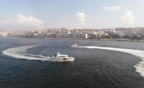 TCSG Dost Gemisi’nden İzmir Körfezi’nde nefes kesen tatbikat