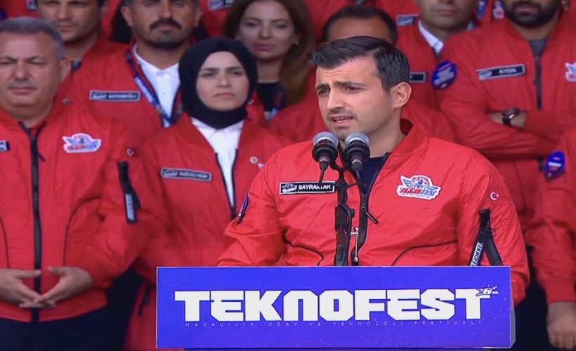 TEKNOFEST'in son gününde Bayraktar'dan gençlere vurgu: Türkiye liderliğinin teminatı