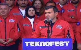 TEKNOFEST'in son gününde Bayraktar'dan gençlere vurgu: Türkiye liderliğinin teminatı