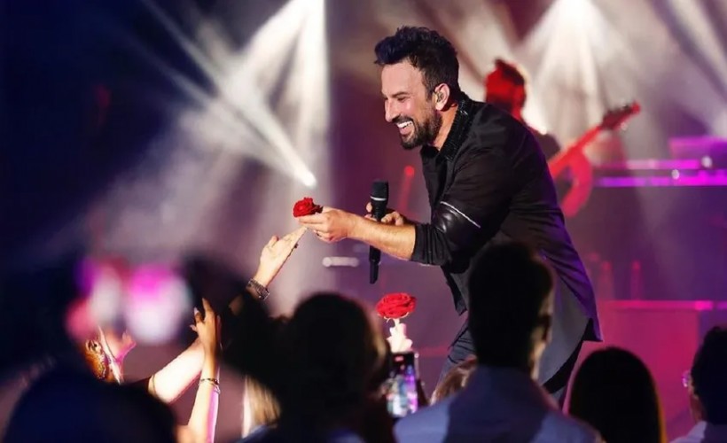 Tarkan, 100. yıl marşının gelirini Darüşşafaka'ya bağışlayacak